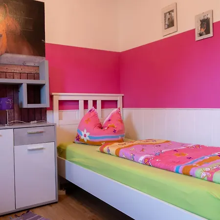 Mit Balkon Und Zwei Schlafzimmern By Interhome Apartamento Weißenstadt