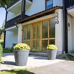 Mit Balkon Und Zwei Schlafzimmern By Interhome Weissenstadt
